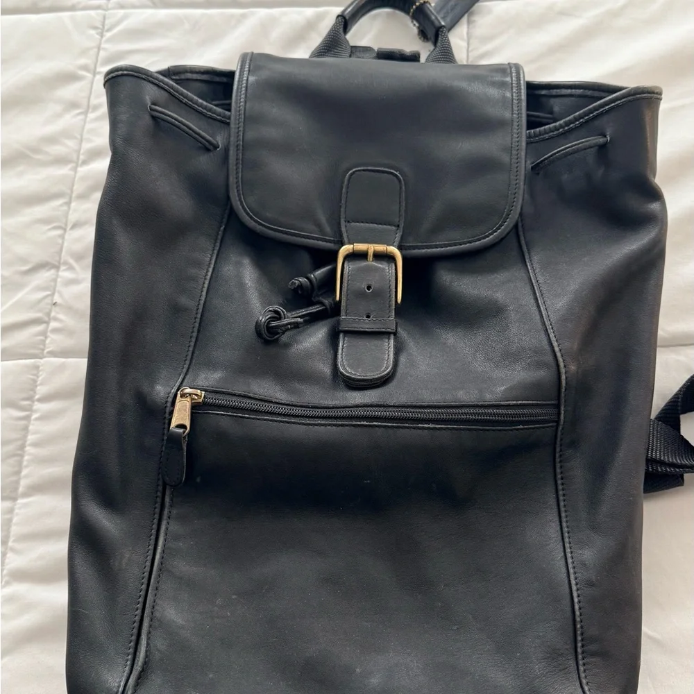 Vintage Coach Black Leather Drawstring Backpack Flap Buckle Gold Hardware 90s C6 - Picture 2 of 6